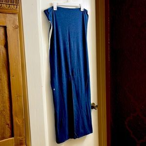 Lululemon Reversible Dress Scarf Skirt Top Navy Pink Purple, size Medium